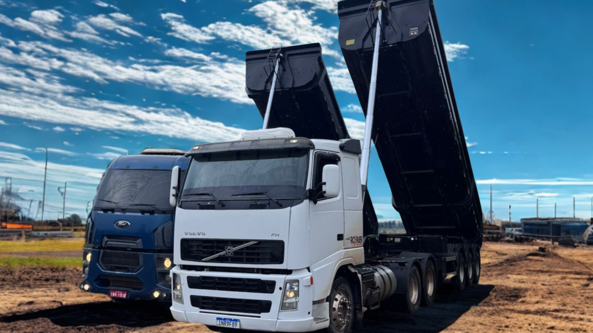 Máquina de terraplenagem em uma obra.